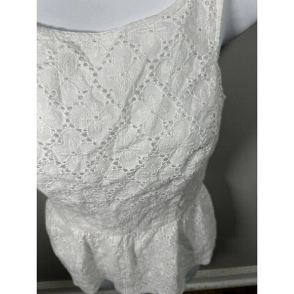 Lilly Pulitzer Size 2 White Annabelle Halter Tank Top Cute - Picture 2 of 7